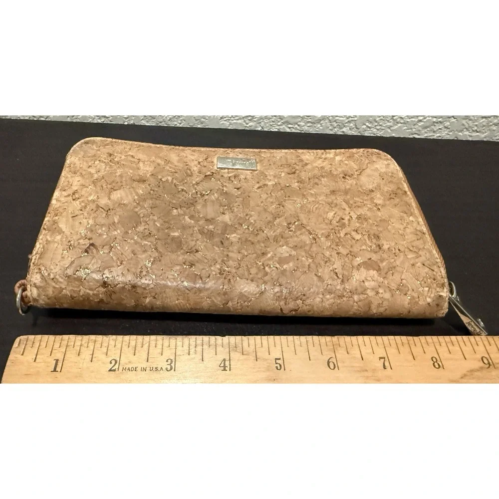 Jewell  By Thirty One  Tan Metallic Cork  Wallet EUC